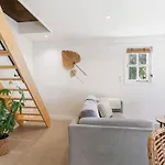 Nyaraló Coastal Zilt