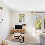 Nyaraló Coastal Zilt *